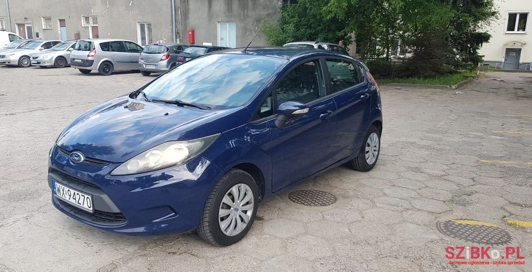 2011' Ford Fiesta photo #2