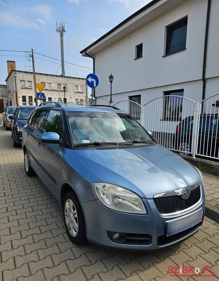 2008' Skoda Fabia photo #1