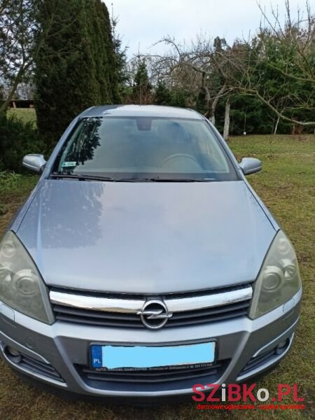 2004' Opel Astra photo #2