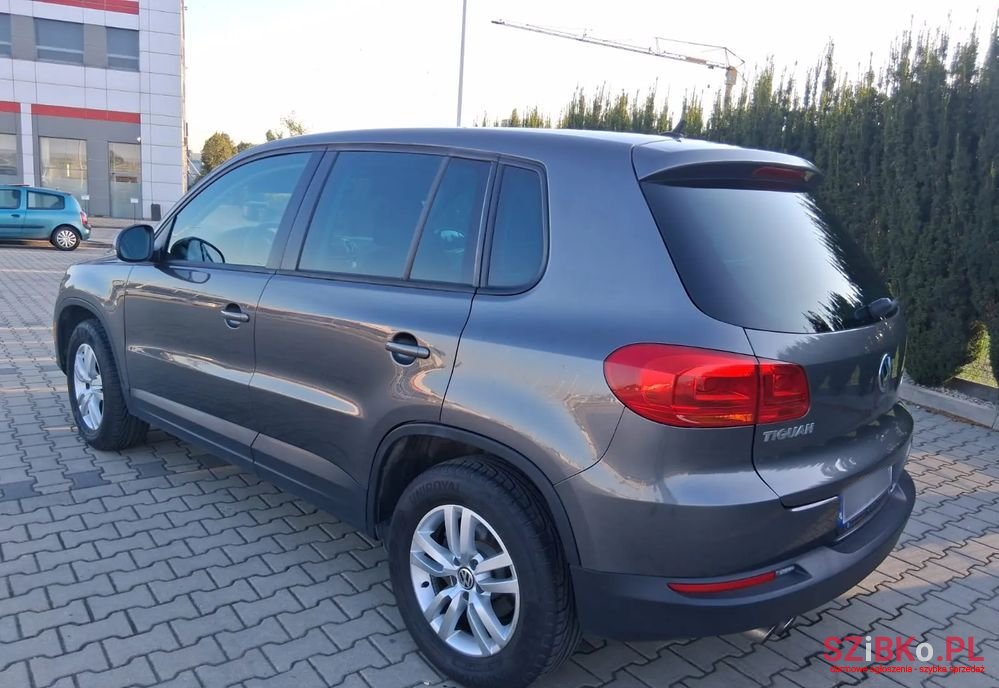 2012' Volkswagen Tiguan photo #3
