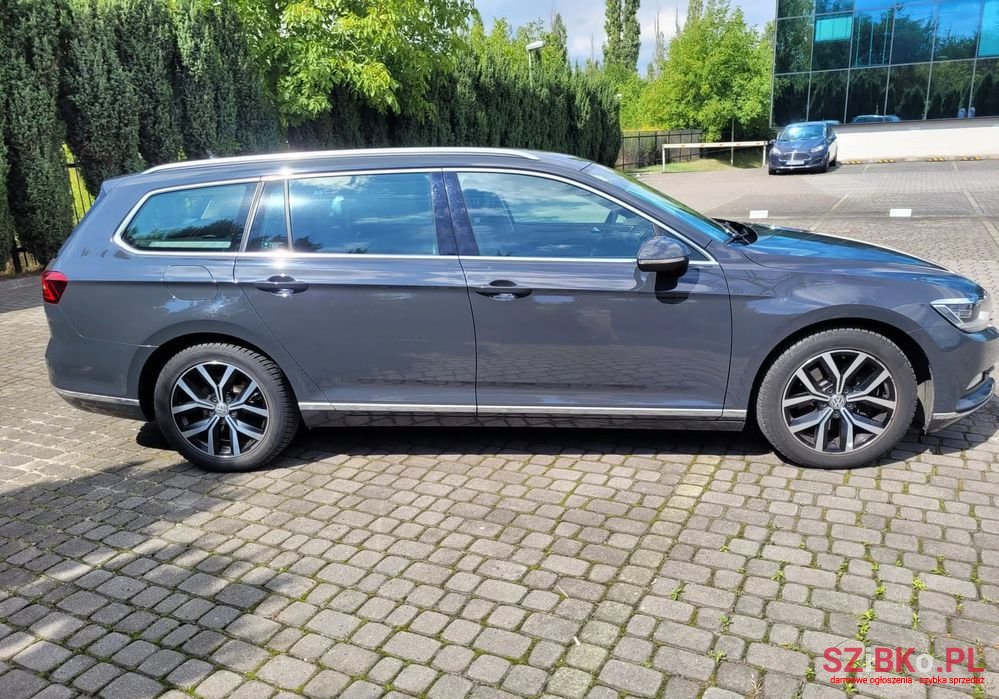 2017' Volkswagen Passat photo #5