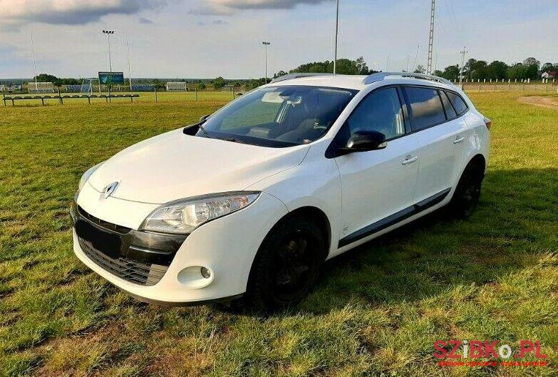 2011' Renault Megane photo #1