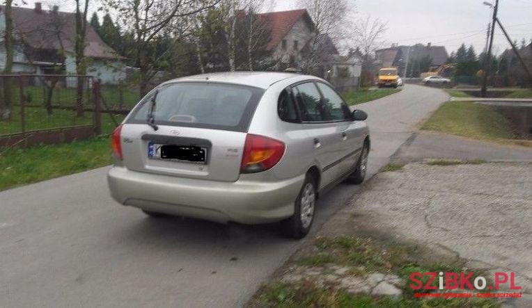 2002' Kia Rio photo #2