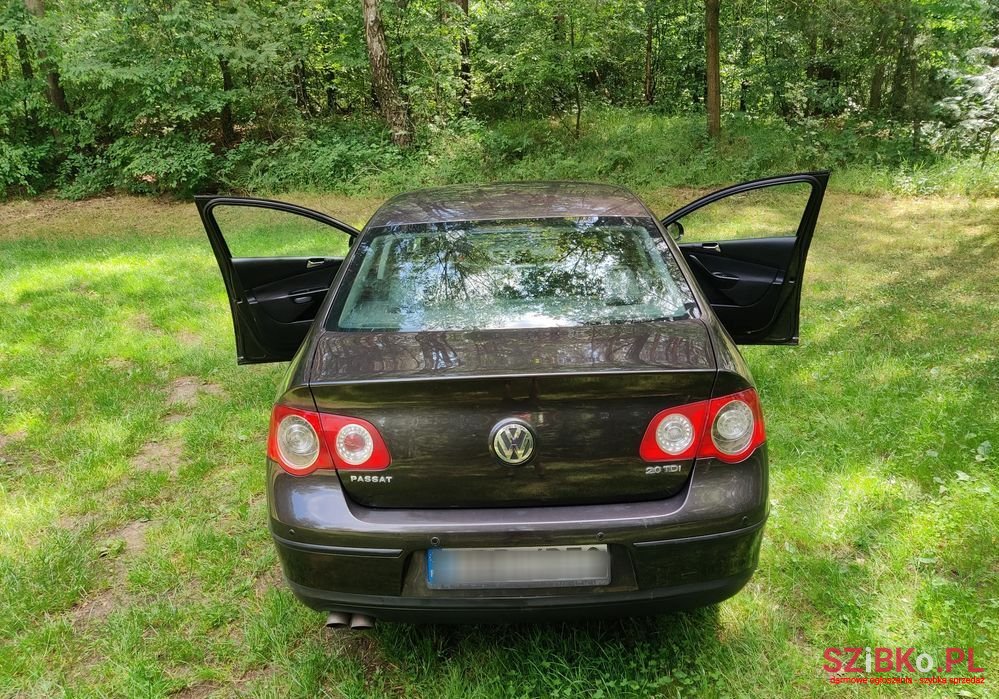 2007' Volkswagen Passat photo #6