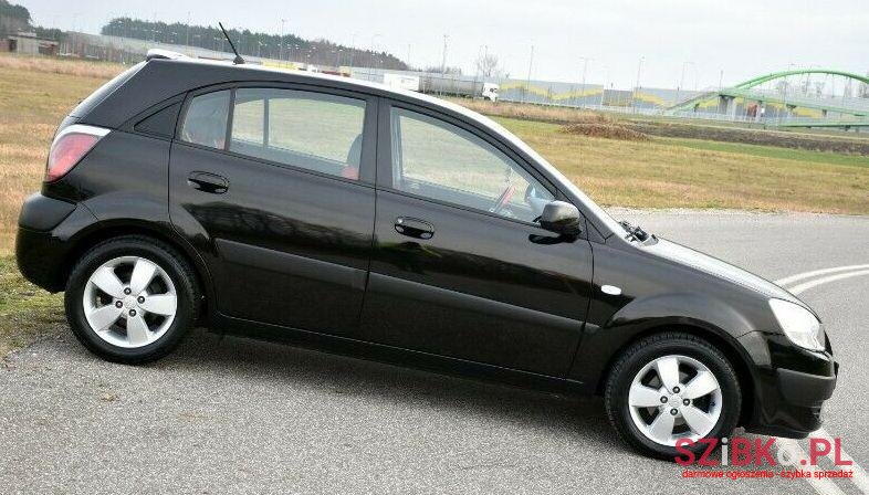 2007' Kia Rio photo #1