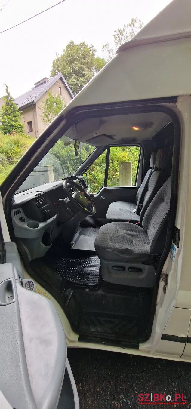 2011' Ford Transit 280 photo #3