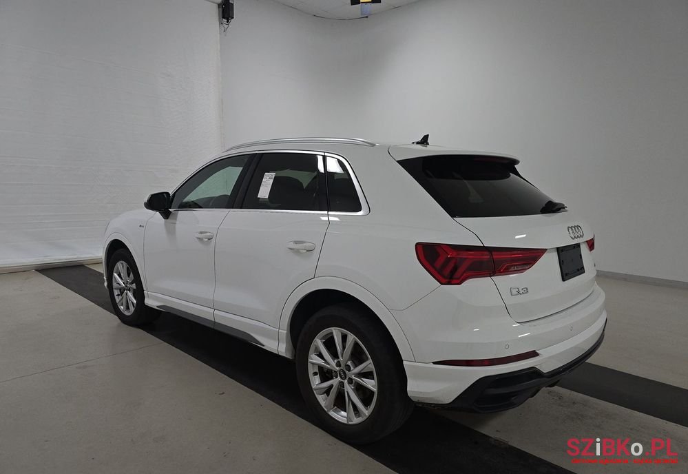 2022' Audi Q3 S Line S Tronic photo #5