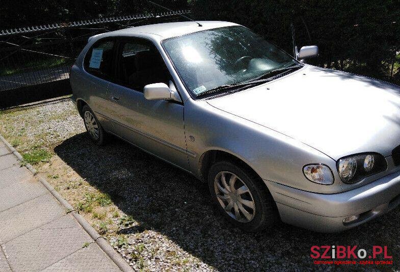2001' Toyota Corolla photo #1