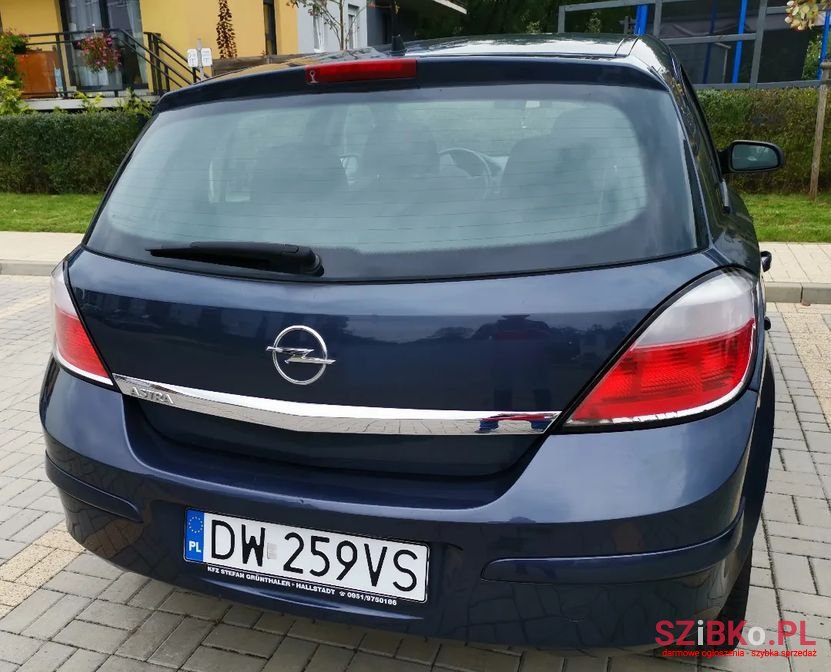 2006' Opel Astra photo #3