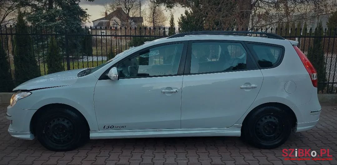 2009' Hyundai i30 photo #1