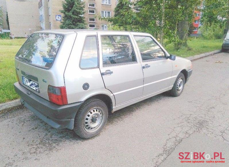 2002' Fiat Uno photo #1