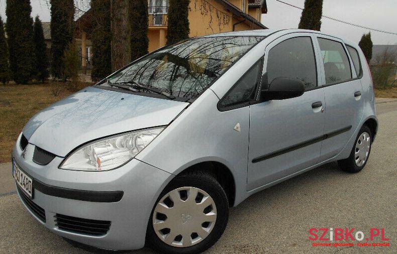 2005' Mitsubishi Colt photo #1