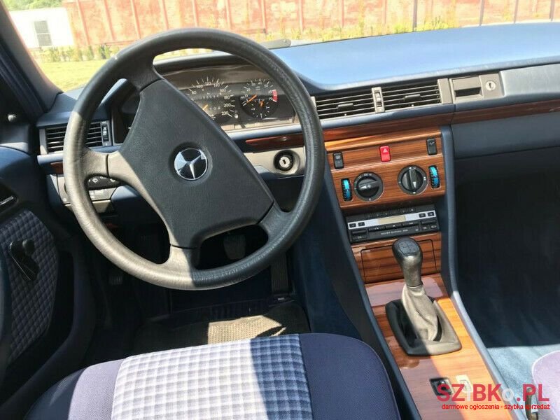 1991' Mercedes-Benz W124 photo #4