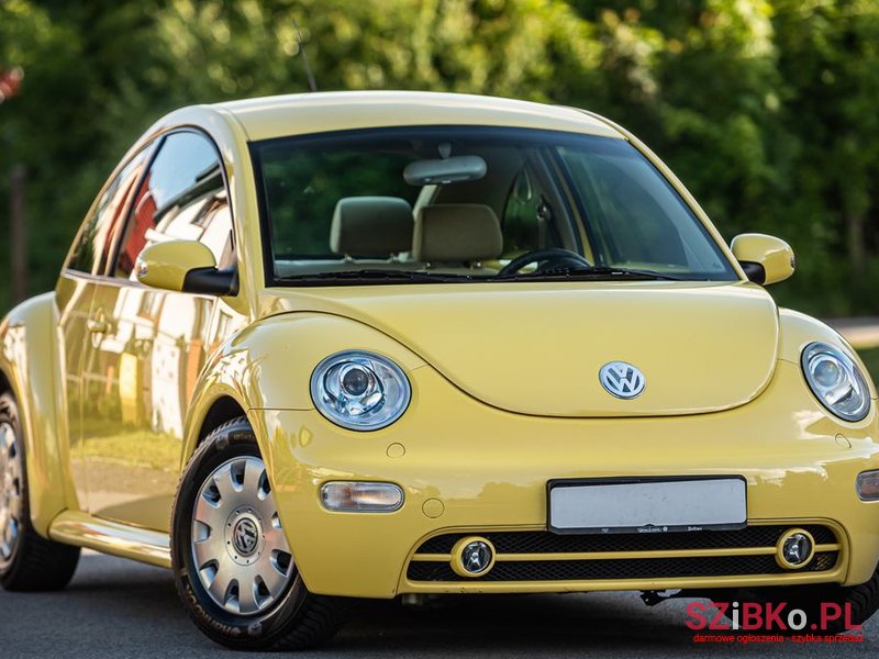 2004' Volkswagen New Beetle photo #2