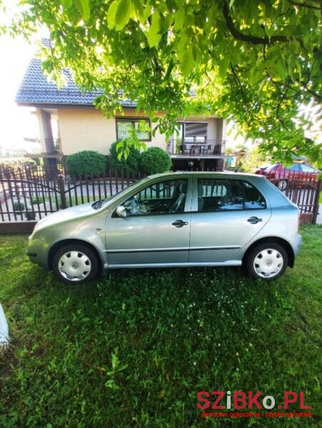 2002' Skoda Fabia photo #2