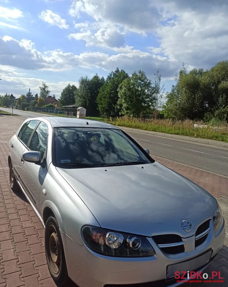 2006' Nissan Almera photo #2