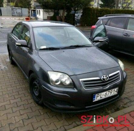 2000' Toyota Avensis photo #3