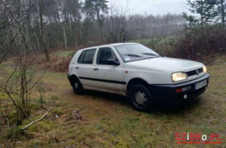 1997' Volkswagen Golf photo #1
