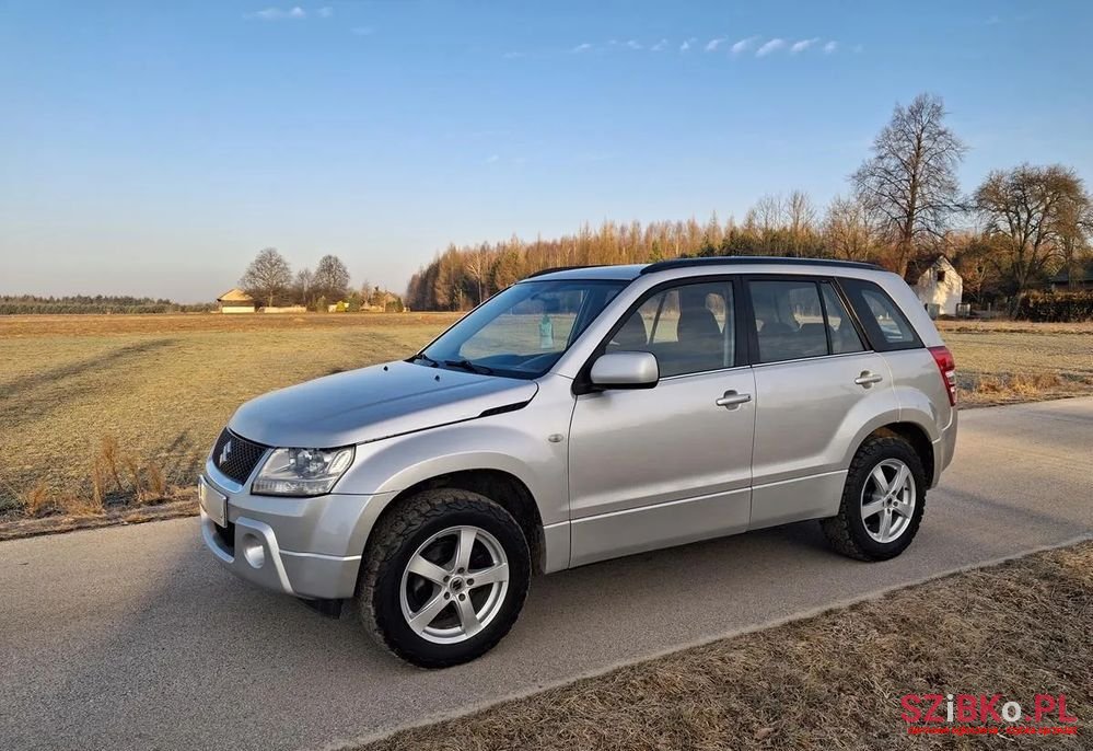 2009' Suzuki Grand Vitara 2.0 Comfort photo #4