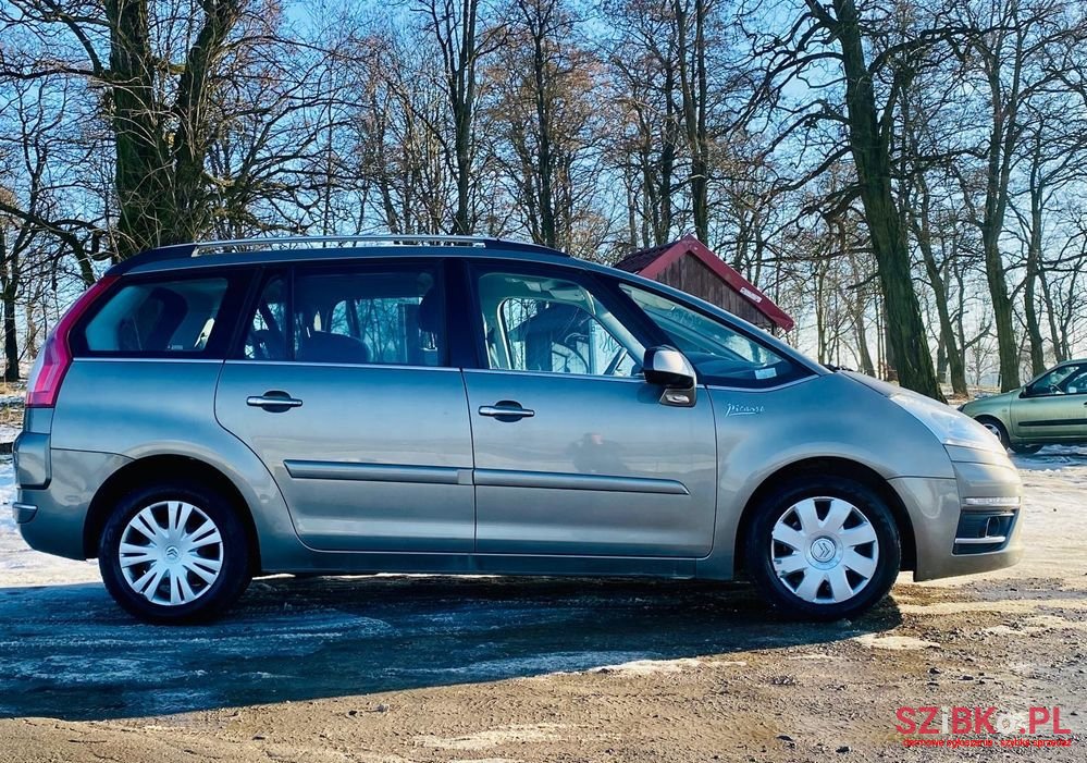 2011' Citroen C4 Grand Picasso photo #6