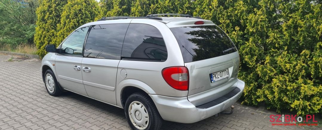 2005' Chrysler Voyager photo #4