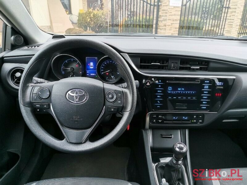 2018' Toyota Auris photo #3