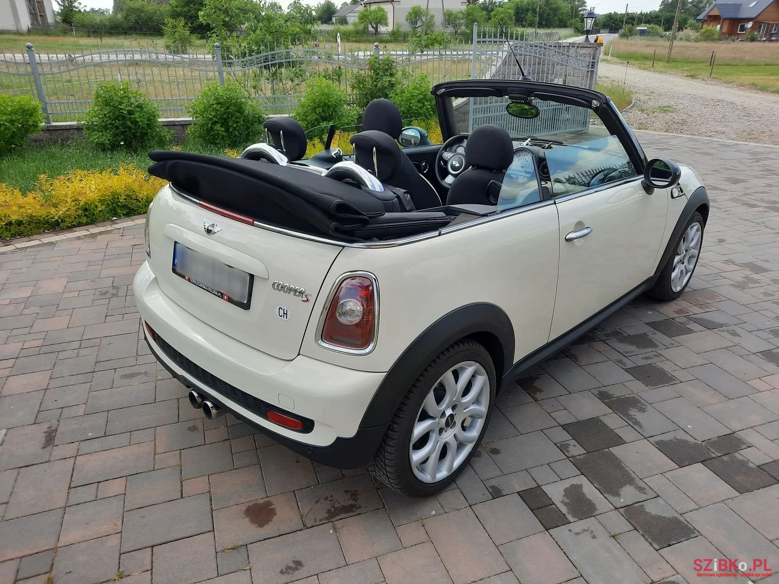 2010' MINI Cooper S photo #4