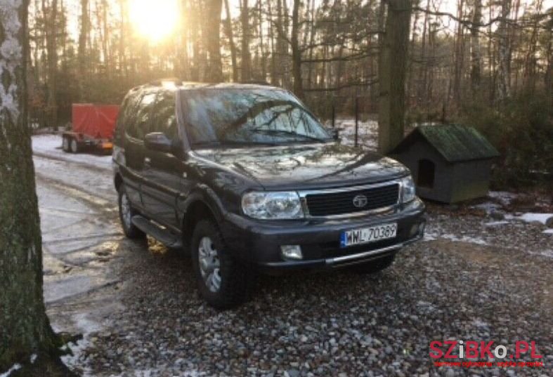 2010' Tata Safari photo #1