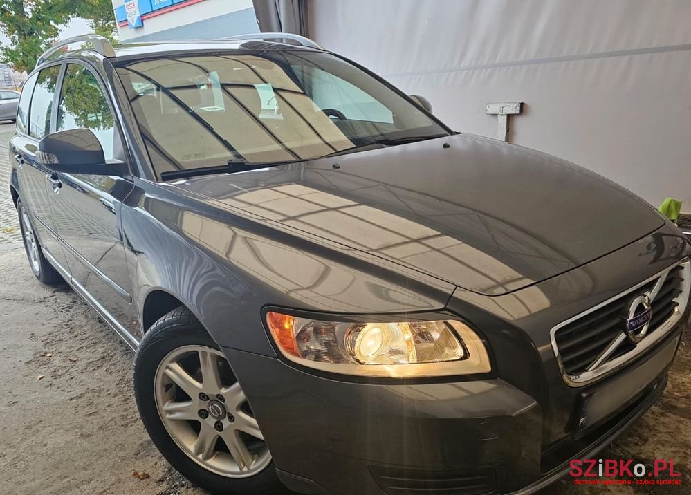 2011' Volvo V50 photo #3