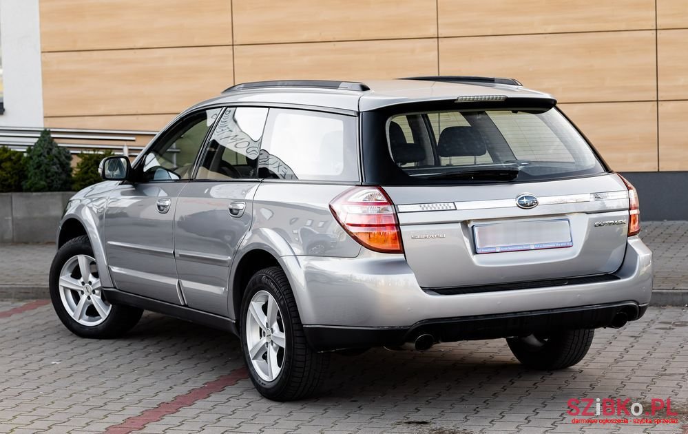2009' Subaru Outback photo #3