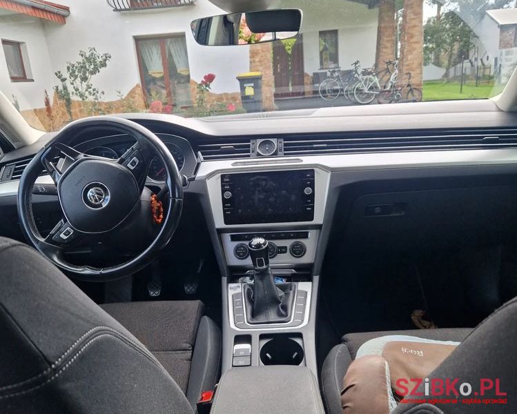 2019' Volkswagen Passat photo #3