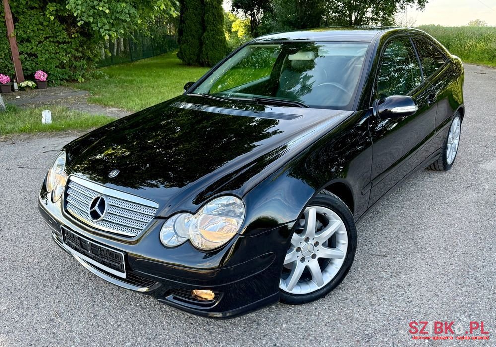 2006' Mercedes-Benz C-Class photo #1