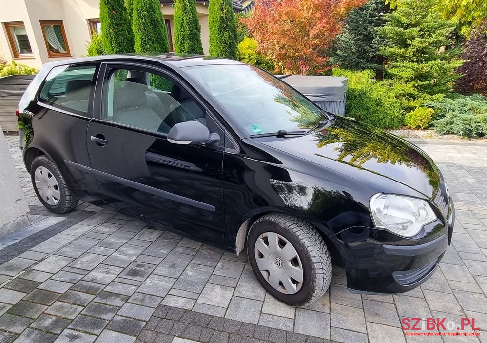 2009' Volkswagen Polo photo #6