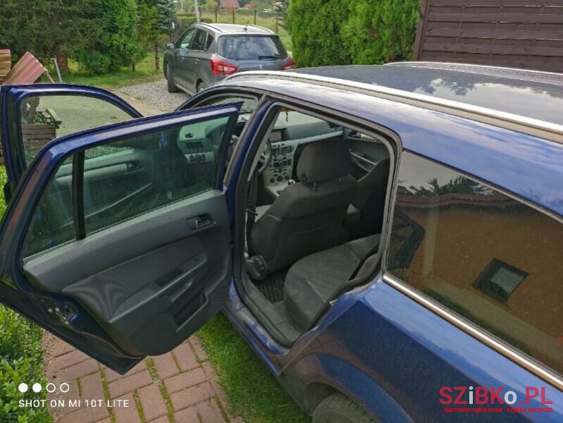 2009' Opel Astra photo #4