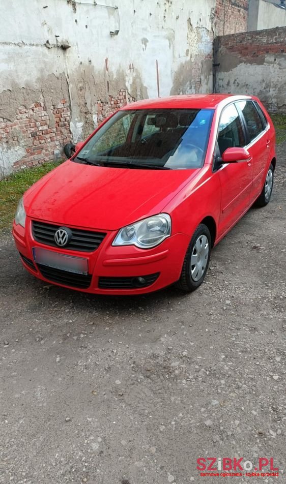 2009' Volkswagen Polo photo #6