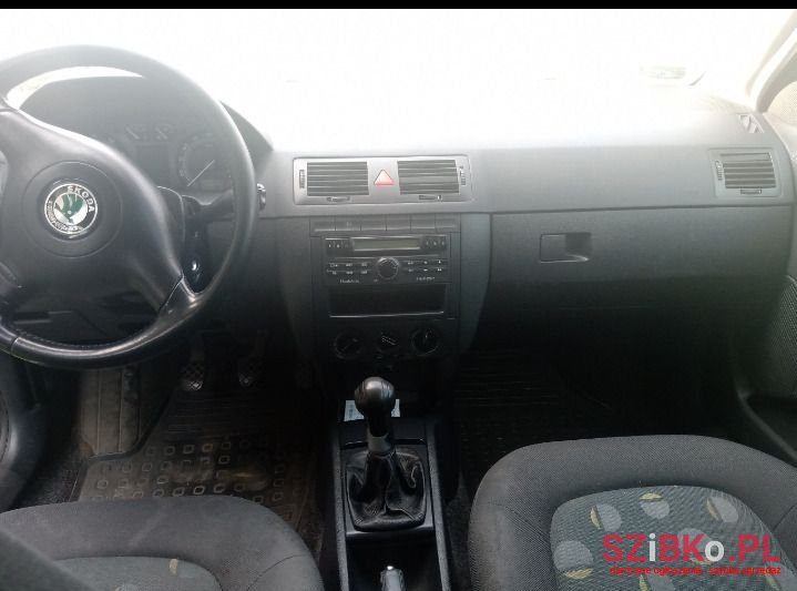 2005' Skoda Fabia photo #1