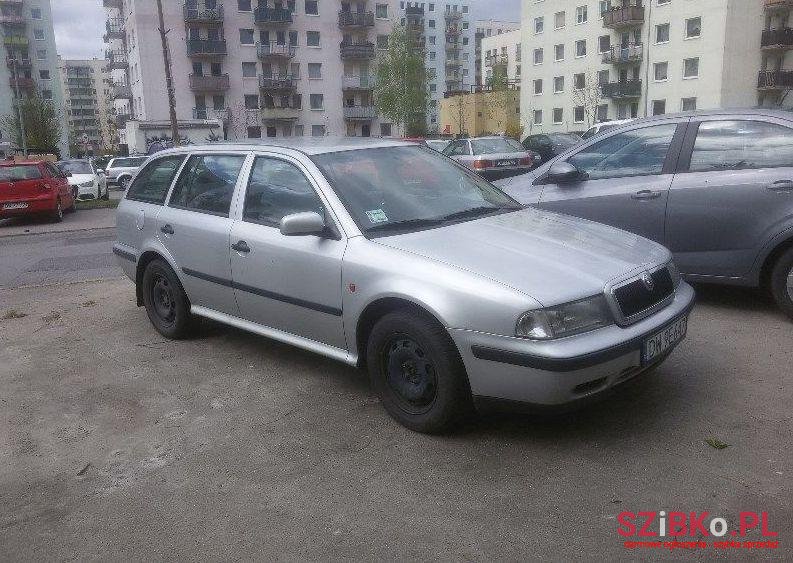 1999' Skoda Octavia photo #2