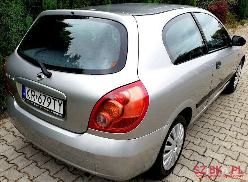 2004' Nissan Almera photo #2