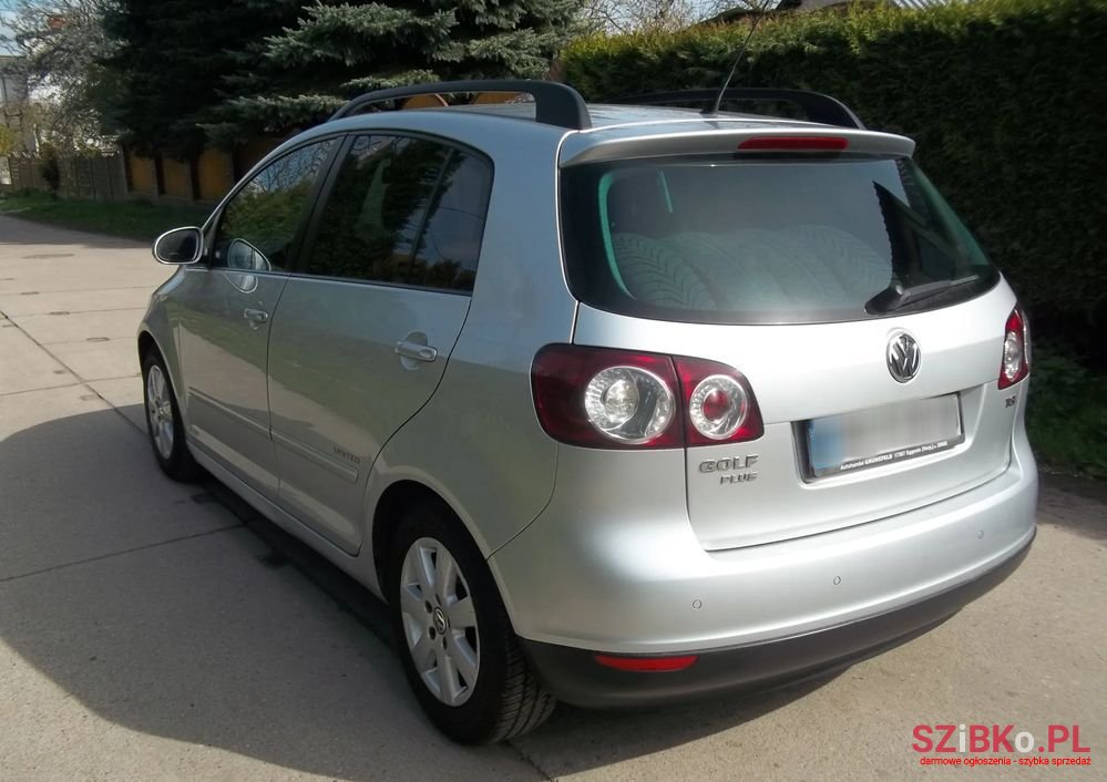 2007' Volkswagen Golf photo #5