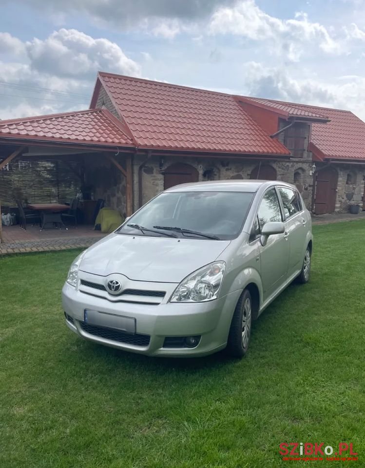 2007' Toyota Corolla Verso photo #1