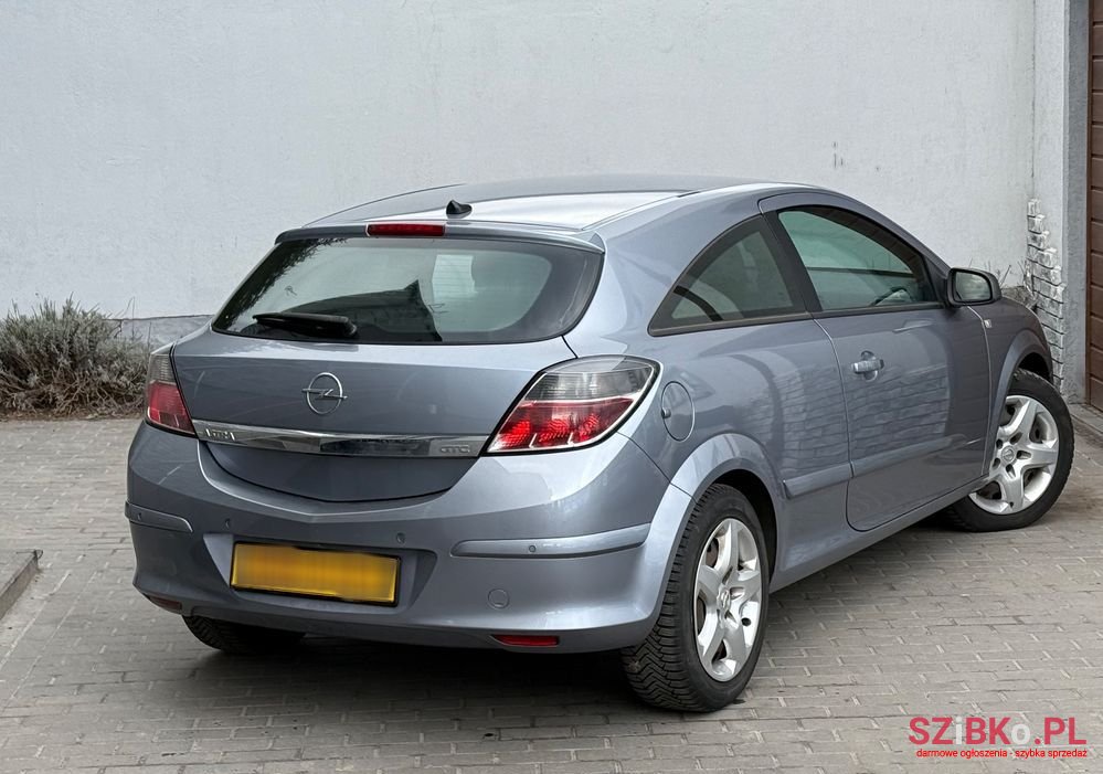 2008' Opel Astra photo #4