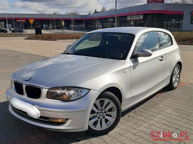 2010' BMW 1 Series photo #3