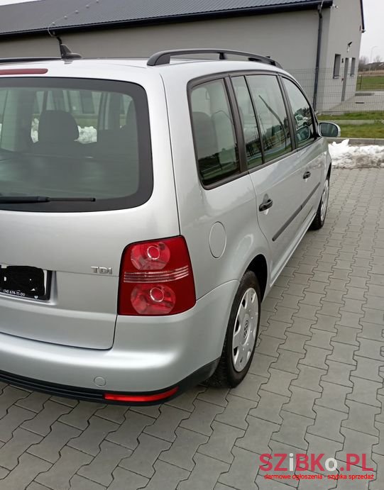 2007' Volkswagen Touran photo #4