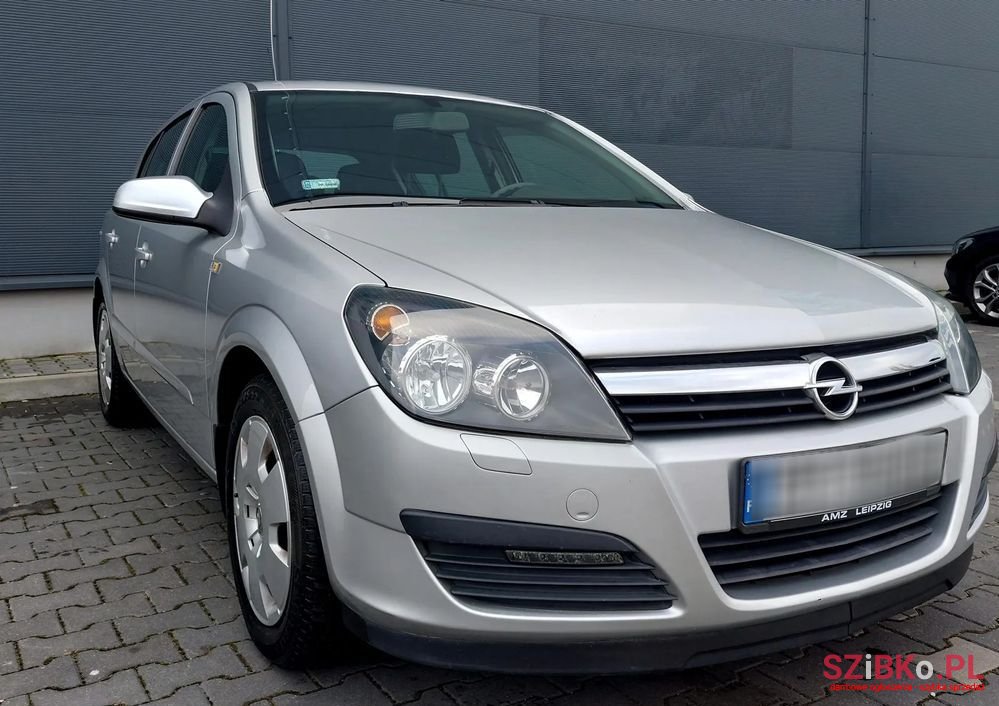 2006' Opel Astra photo #2