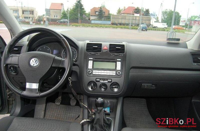 2006' Volkswagen Golf photo #1