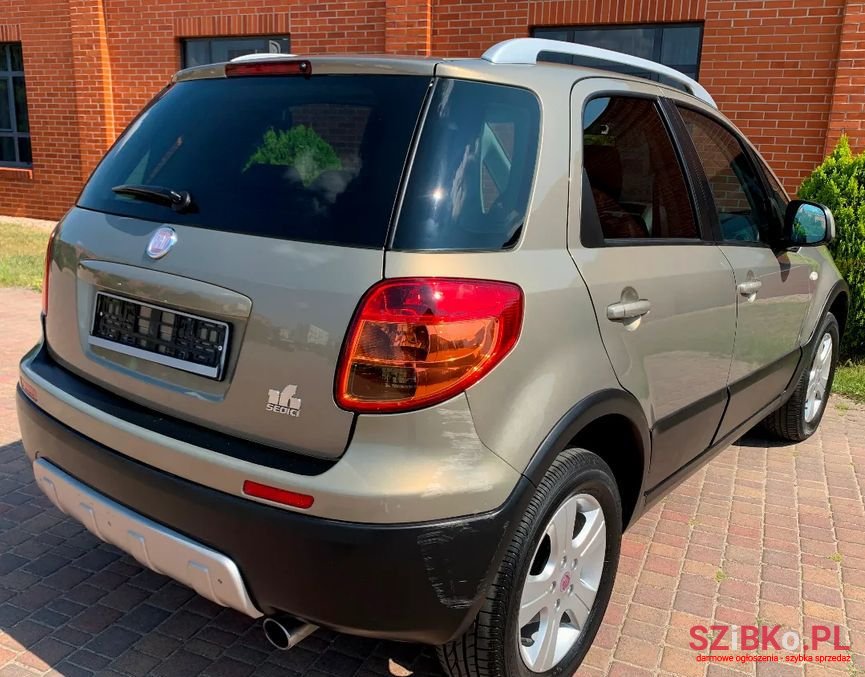 2008' Fiat Sedici photo #4