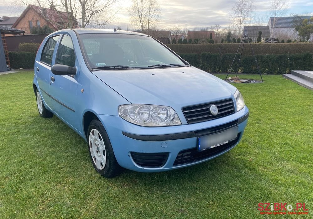 2004' Fiat Punto 1.2 8V photo #1