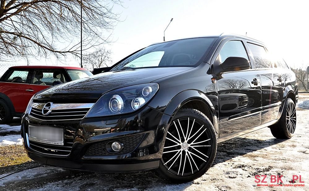 2010' Opel Astra 1.6 Cosmo photo #2