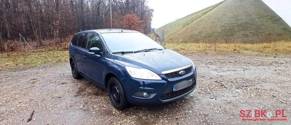 2010' Ford Focus photo #2