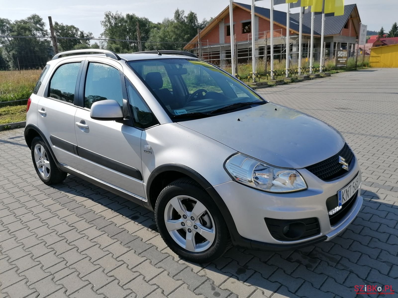 2011' Suzuki SX4 photo #4